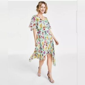 Kensie Women's Floral Chiffon V Neck Pleated Flowy Dress Size 14